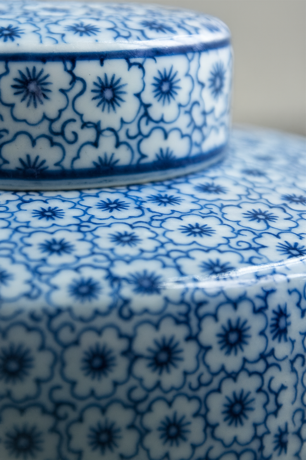 Chinoiserie Porcelain Ginger Jar for Classic Interiors with detailed floral blue patterns