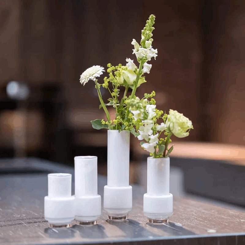 Lowlands Design mouthblown glass table vase set in white with various sizes for fresh flowers