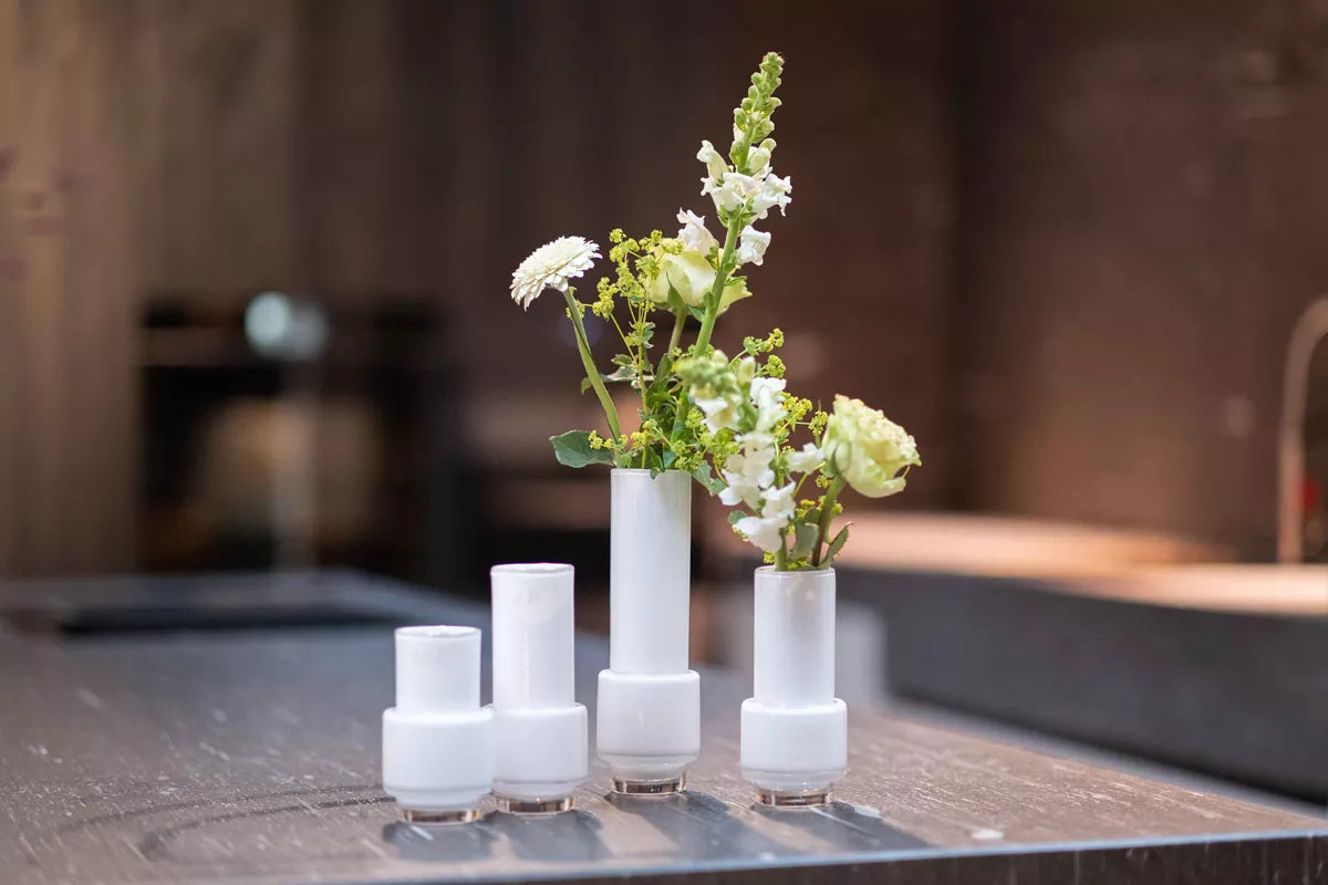 Lowlands Design mouthblown glass table vase in white, set of four, perfect for displaying fresh flowers