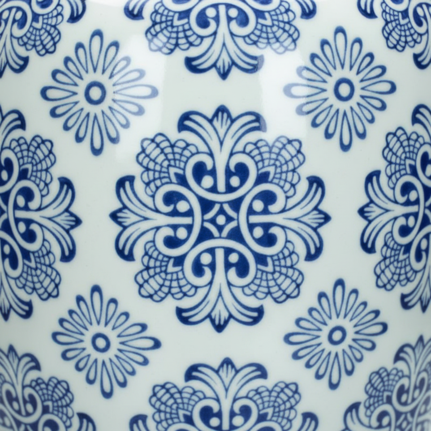 Lowlands Design flower vase blue white ceramic delftsblauw with an intricate floral pattern