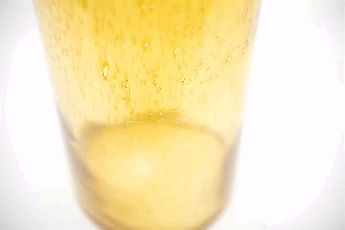 Amber Glass Flowervase BARREL with Textured Surface, Ideal for Elegant Floral Arrangements